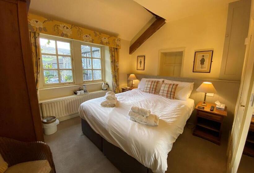 Классический Номер, The Red Lion & Manor House