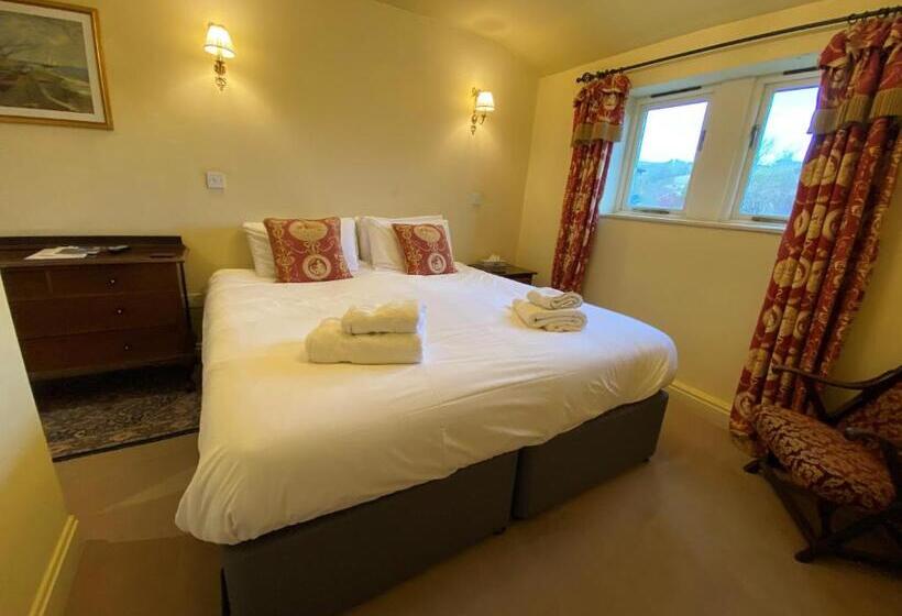 Классический Номер, The Red Lion & Manor House