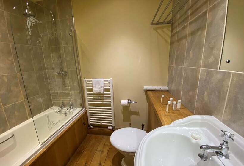 Классический Номер, The Red Lion & Manor House