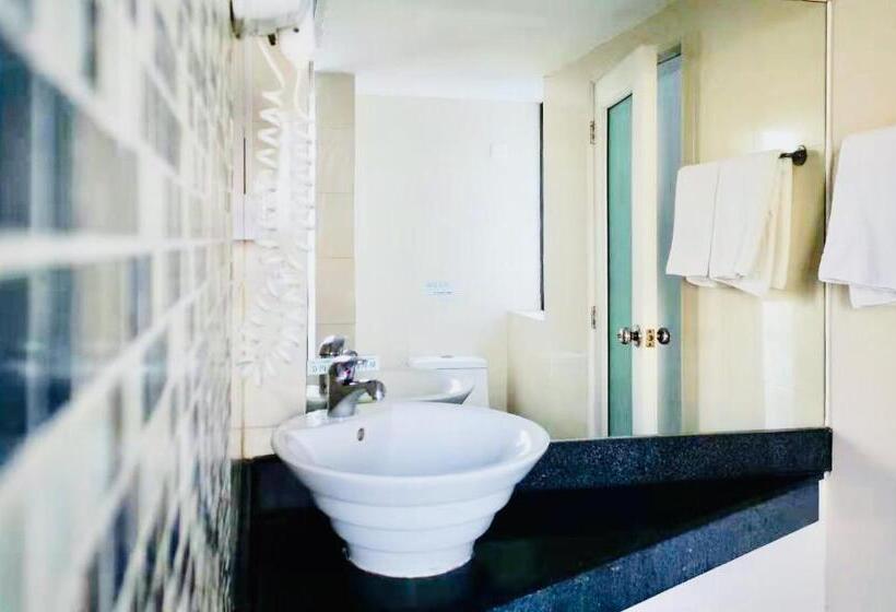 חדר סטנדרט עם מרפסת, Shenzhen Loft Youth Hostel