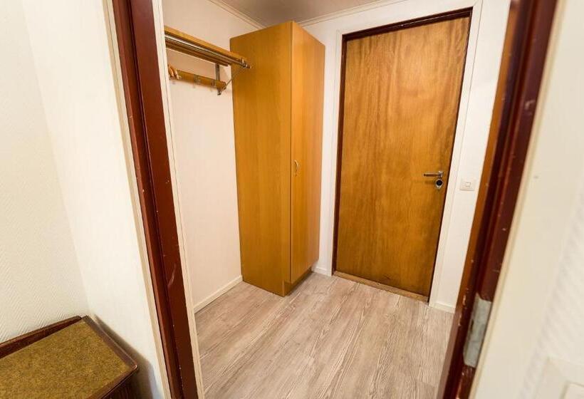 Трежместный Номер Economy, Budget Hotel Raahe