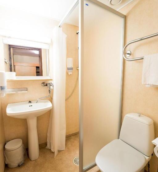 Трежместный Номер Economy, Budget Hotel Raahe
