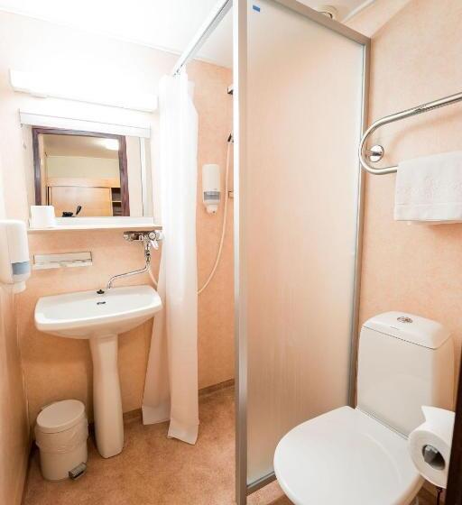 חדר אקונומי לשלושה, Budget Hotel Raahe