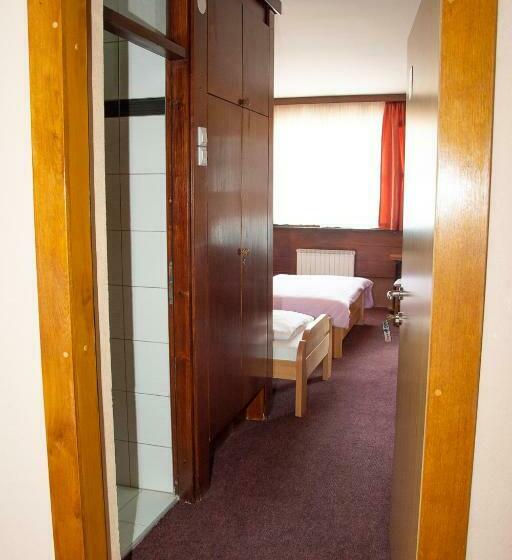 اتاق استاندارد سه نفره, Tisa