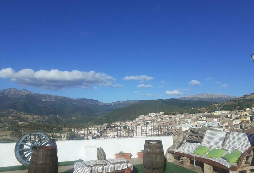 חדר סטנדרט נוף להרים, B&b Il Portico Orgosolo