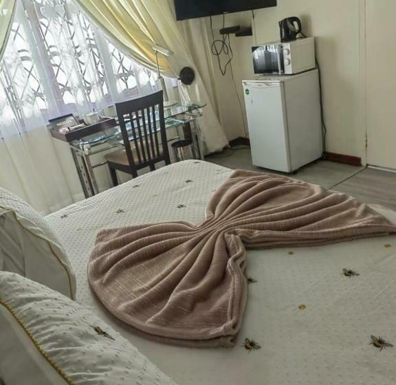 اتاق لوکس با تخت بزرگ, Obaa Sima Guest House