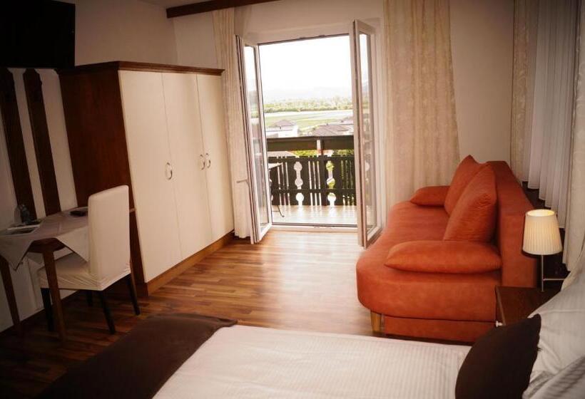 اتاق استاندارد سه تخته با بالکن, Pension Dobernig   Contactless Check In/stay