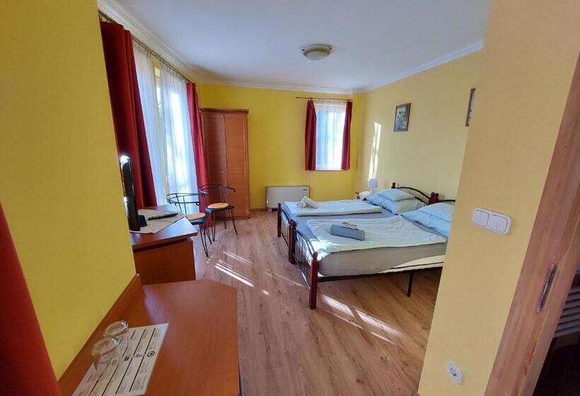 스탠다드 발코니 룸, Zalacsány Toscana étterem Panzió