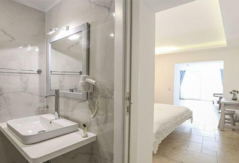 Studio Standard, Ceylan Boutique House