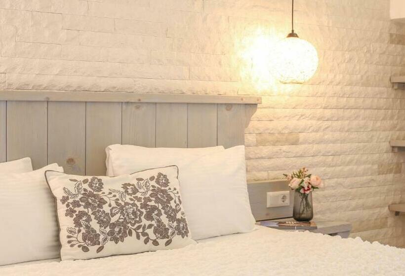 Studio Standard, Ceylan Boutique House