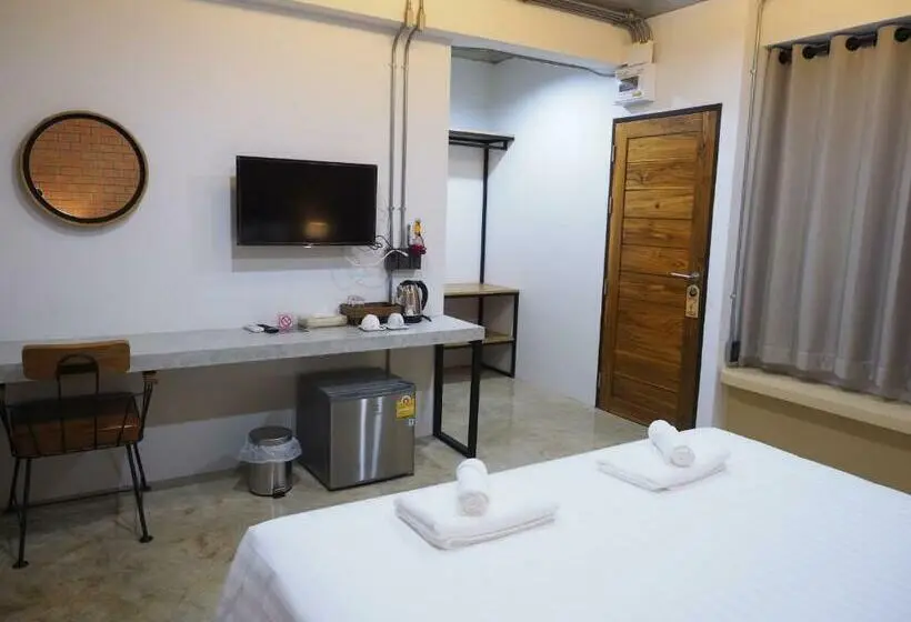 Standardeinzelzimmer, Luck Esan Loft