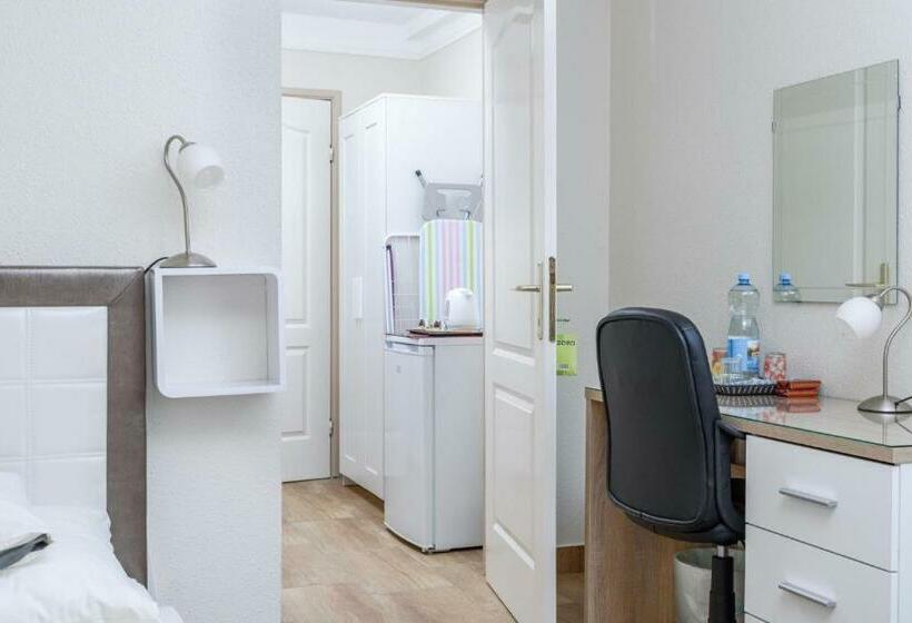 חדר סטנדרט, Zenubia