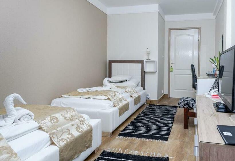 חדר סטנדרט, Zenubia