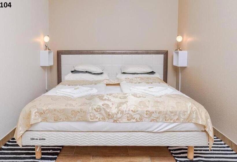 חדר סטנדרט, Zenubia