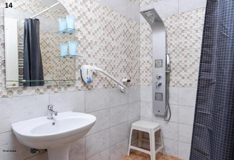 חדר סטנדרט, Zenubia