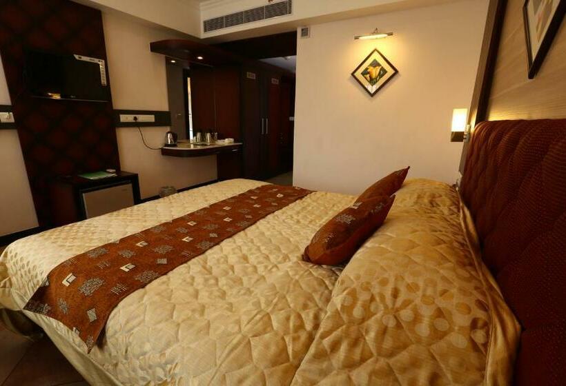 Номер Deluxe, Pearl Royal International Hotels & Resorts Pvt Ltd