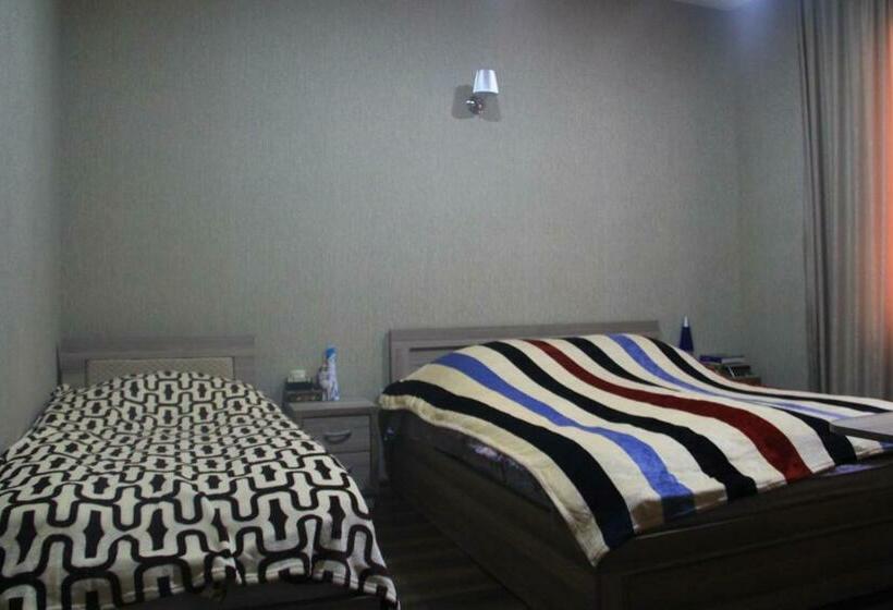 اتاق لوکس خانوادگی, Guest House Fifty