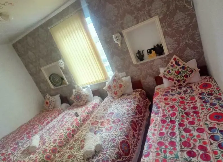 スタンダード４人部屋, Khiva Mirza Bobur Guest House
