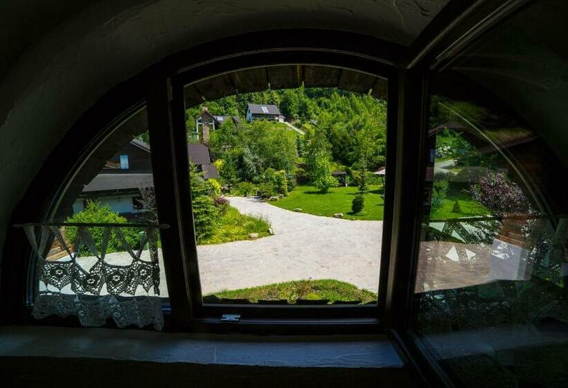 Номер Стандарт, Casa Poveste Pensiunea Muzeu