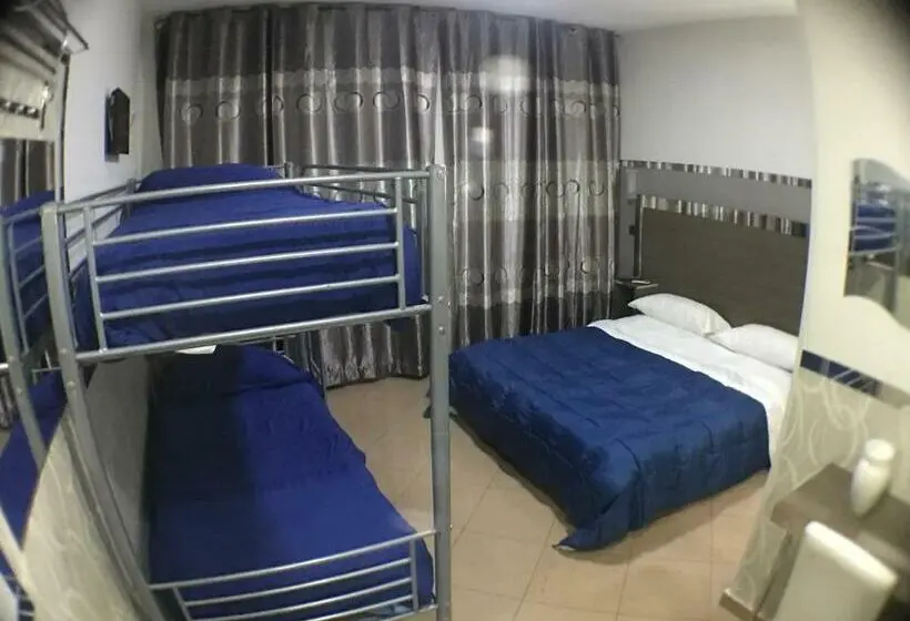 スタンダード4人部屋, Borbonico Di Pietrarsa