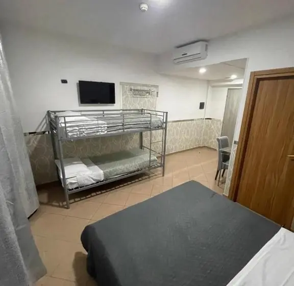 スタンダード4人部屋, Borbonico Di Pietrarsa