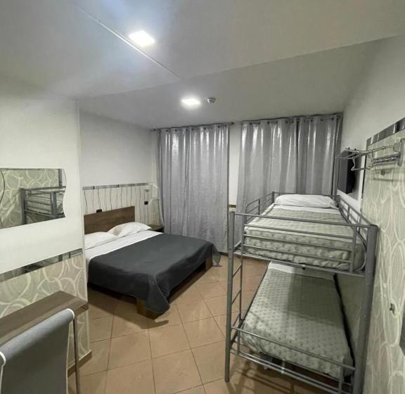 חדר סטנדרט לארבעה, Borbonico Di Pietrarsa