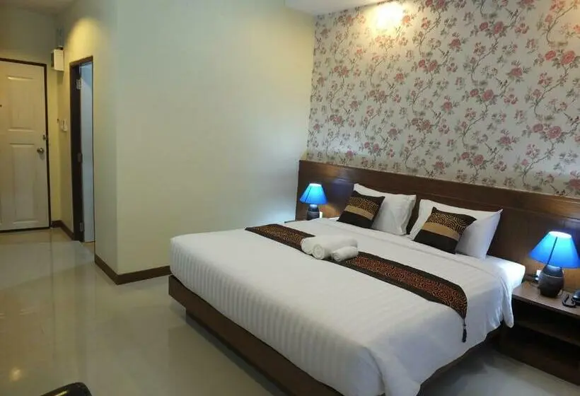 اتاق لوکس با تخت بزرگ, Karnmanee Place