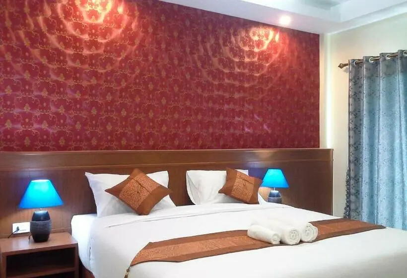اتاق لوکس با تخت بزرگ, Karnmanee Place