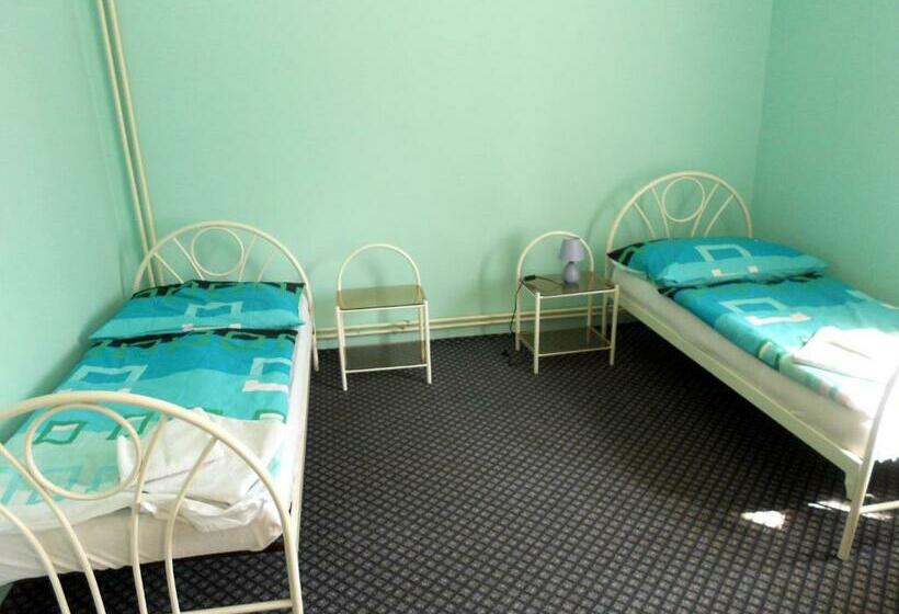 شقة غرفتين نوم مزودة بشُرفة, Penzion Paradise