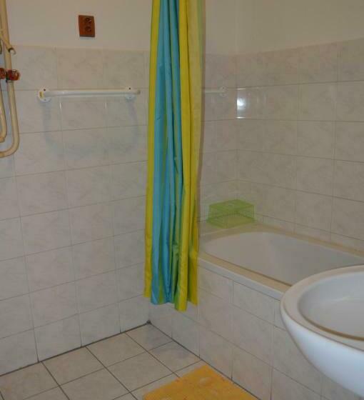 شقة غرفتين نوم مزودة بشُرفة, Penzion Paradise