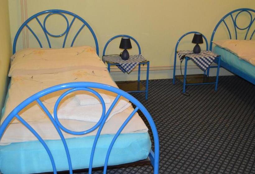 شقة غرفتين نوم مزودة بشُرفة, Penzion Paradise