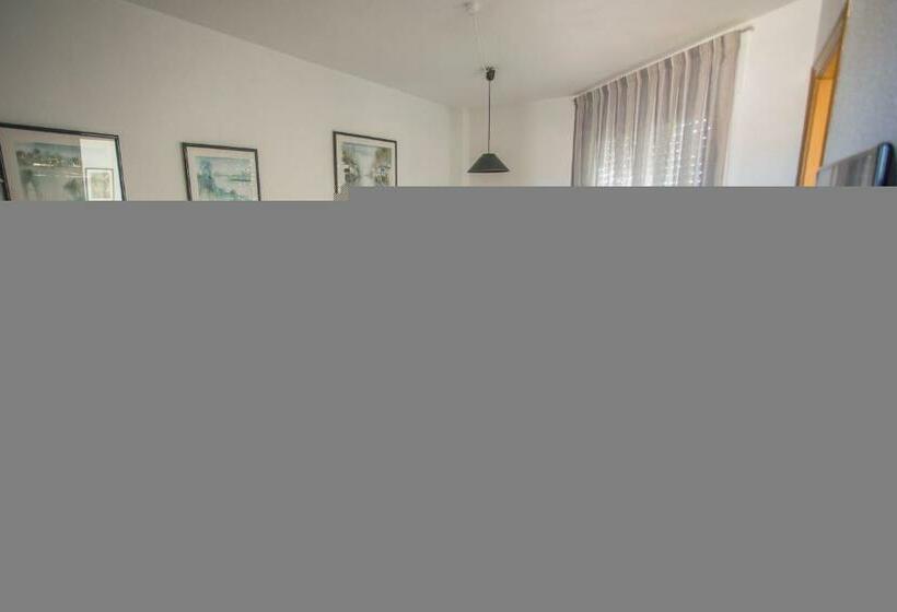 דירת שני חדרים, Aguas Salinas