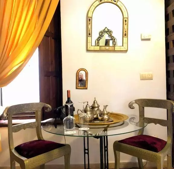 سوئیت جونیور با ماساژ آبی, Casa Imperial