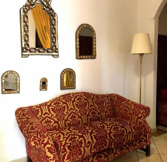 سوئیت جونیور با ماساژ آبی, Casa Imperial