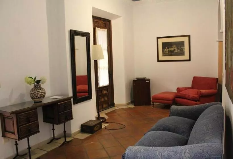 سوئیت جونیور با ماساژ آبی, Casa Imperial