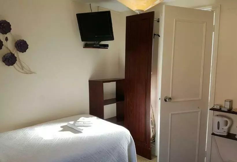 Chambre Standard Individuelle, Edward
