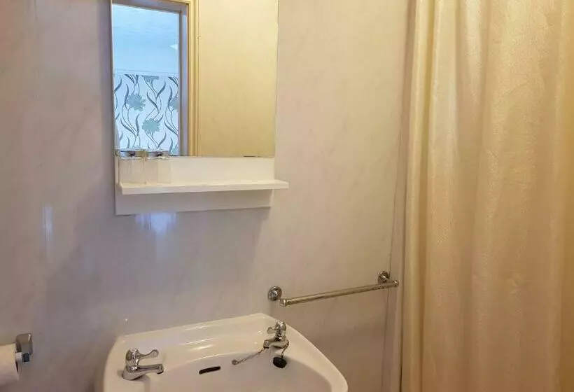 Chambre Standard, Edward
