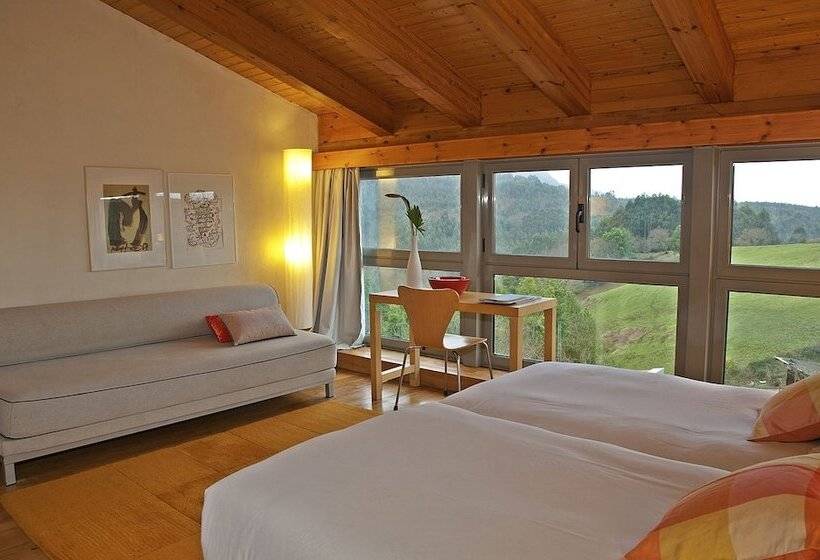 Номер Superior, El Babú