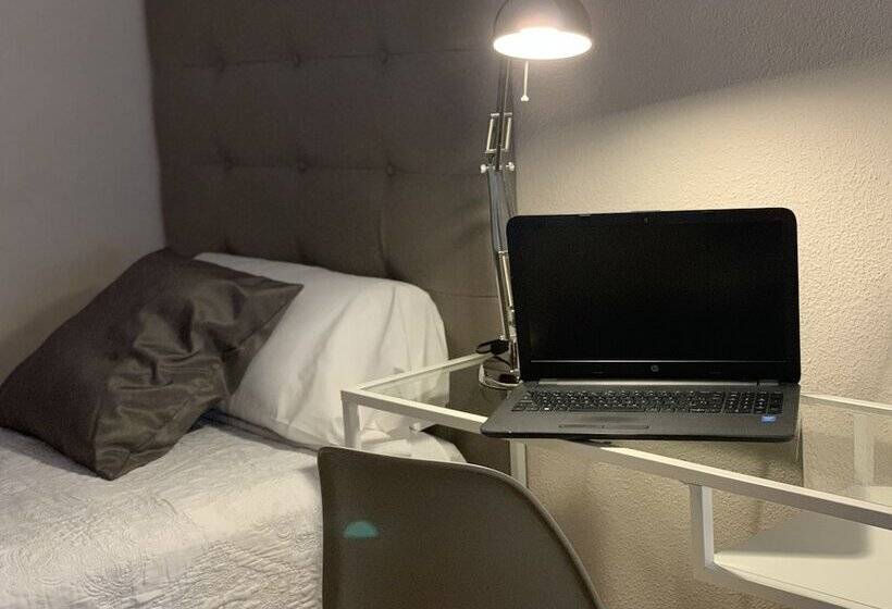 غرفة قياسية ثلاثية, Eurowest