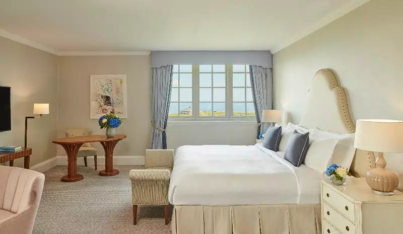 キングサイズベッドのスイートルーム, Fairmont St Andrews Scotland