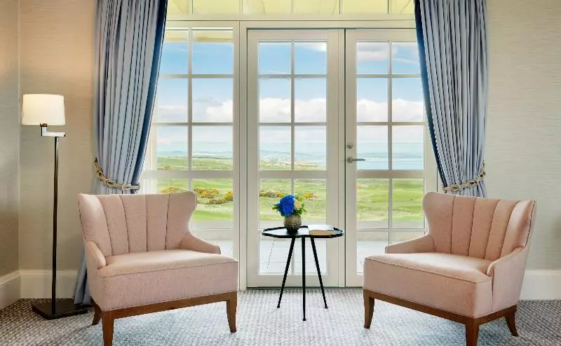 キングサイズベッドのスイートルーム, Fairmont St Andrews Scotland