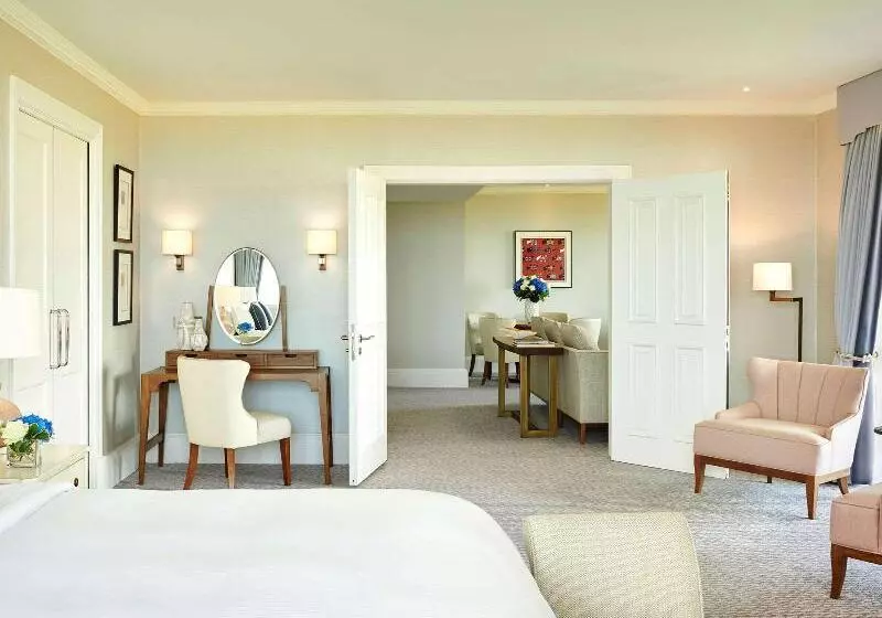 キングサイズベッドのスイートルーム, Fairmont St Andrews Scotland