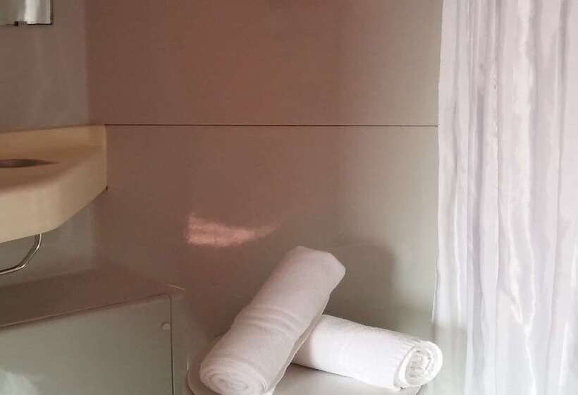 スタンダードルーム, Premiere Classe Roanne Perreux