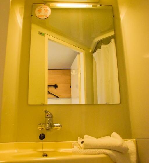 غرفة قياسية ثلاثية, Premiere Classe Rodez