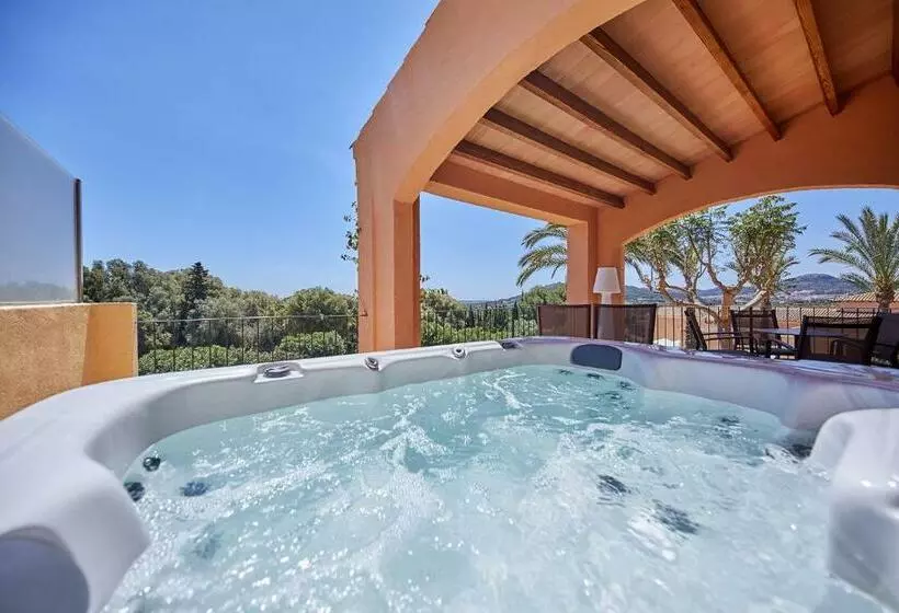 سوییت لوکس, Pula Suites Boutique Resort