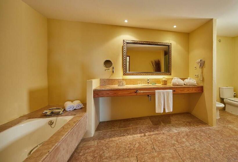 Люкс Повышенной Комфортности, Pula Suites Boutique Resort