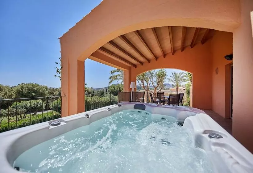 سوییت لوکس, Pula Suites Boutique Resort