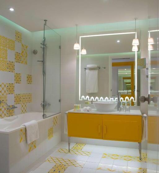 Номер Superior Вид на Море с Балконом, Radisson Blu Resort & Thalasso, Hammamet