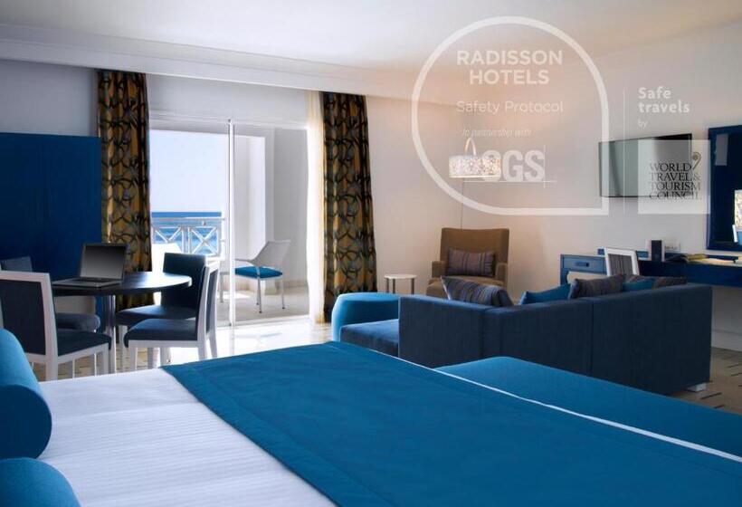 סוויטת ג'וניור נוף לים, Radisson Blu Resort & Thalasso, Hammamet