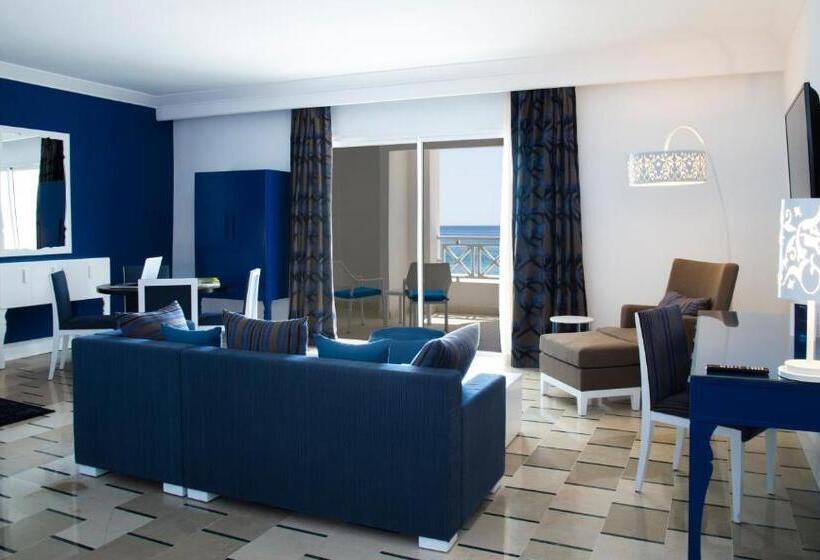 סוויטת ג'וניור נוף לים, Radisson Blu Resort & Thalasso, Hammamet